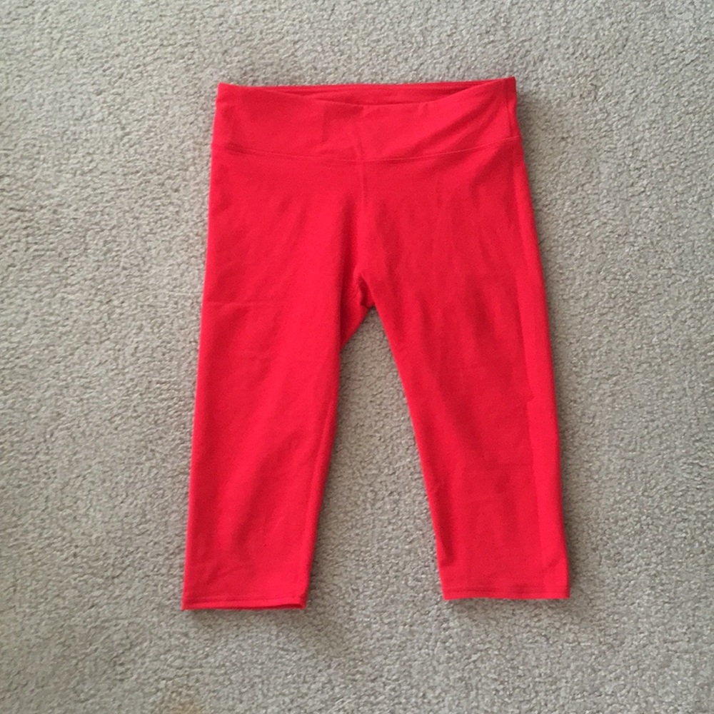Fabletics Red Cropped Legging Size Regular Small